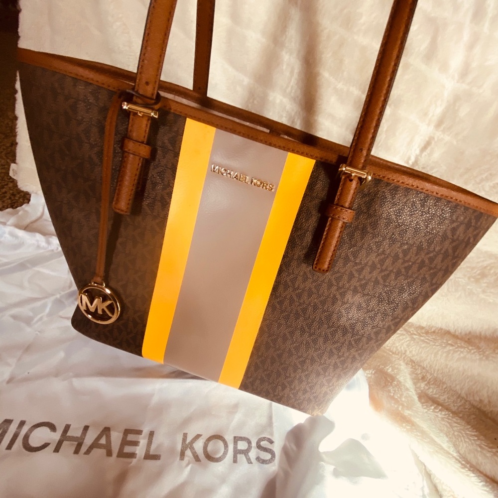 NWT Michael Kors tote (pocket)